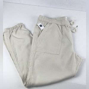 NWT: GAP womens elastic waist and ankles pants- large